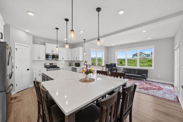 18333 Glacier Way, Lakeville, MN 55044