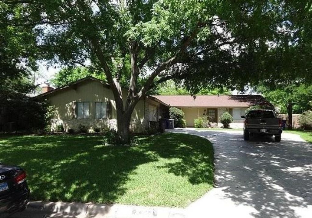 2102 Pompton DR AA, Austin, TX 78757