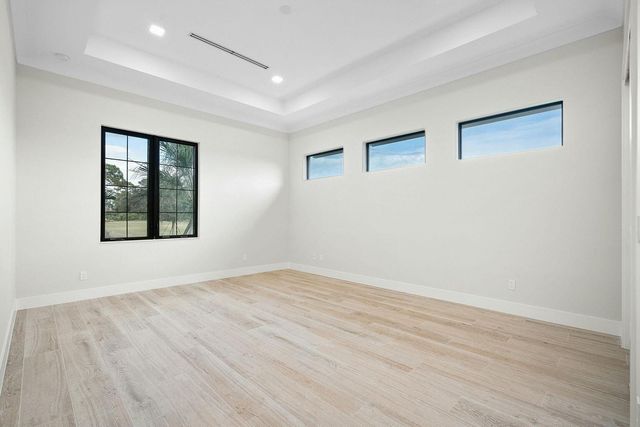 110 SE Via Verona, Port St. Lucie, FL 34984