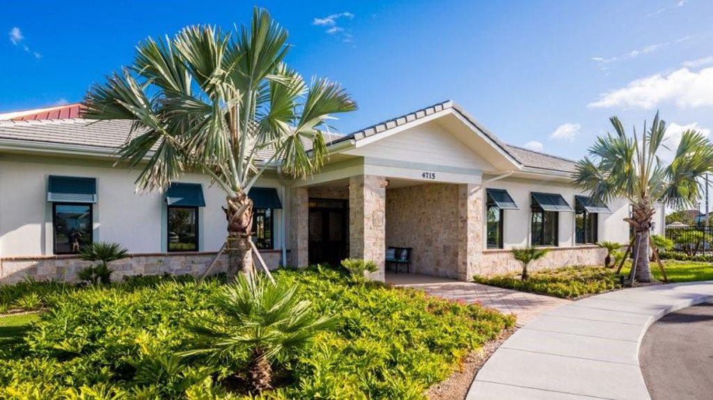 Image 16 of property listing at 4761 KATRINA DRIVE, Haines City, FL 33844