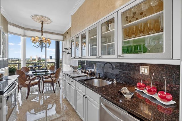 3598 Yacht Club Drive PH2, Aventura, FL 33180