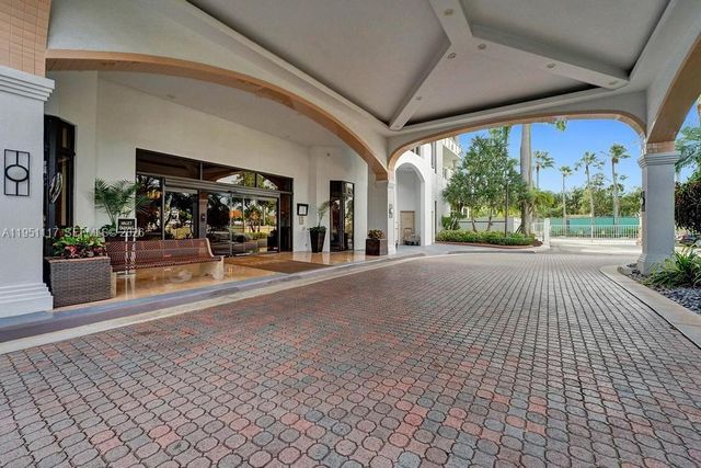 3598 Yacht Club Drive PH2, Aventura, FL 33180