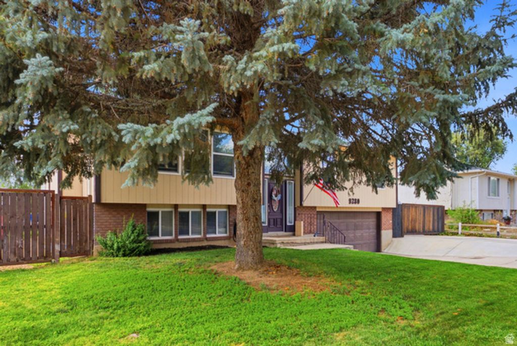 9280 S LAURA ANNE WAY, Sandy, UT 84094 — photo 3