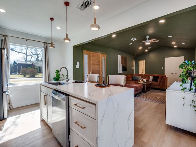 111 Halsey Street, Dallas, TX 75224