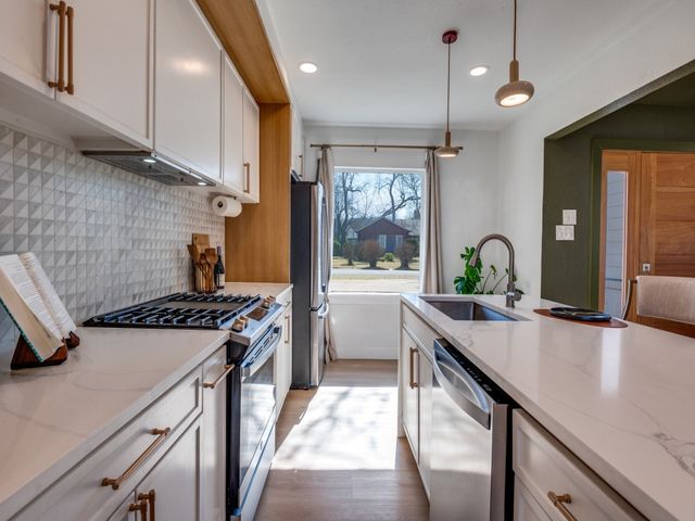 111 Halsey Street, Dallas, TX 75224