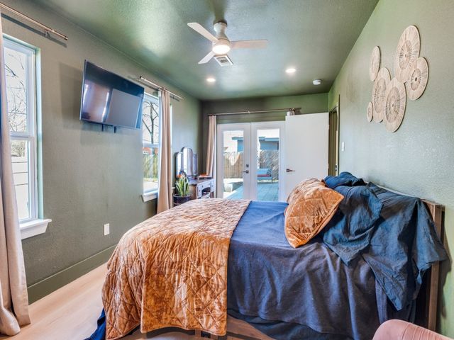 111 Halsey Street, Dallas, TX 75224