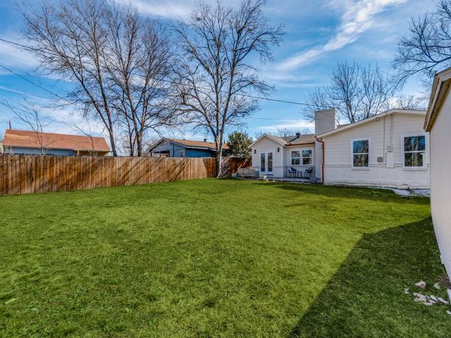 111 Halsey Street, Dallas, TX 75224