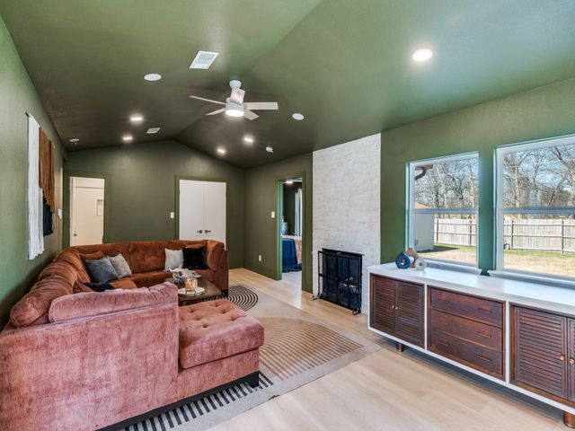 111 Halsey Street, Dallas, TX 75224