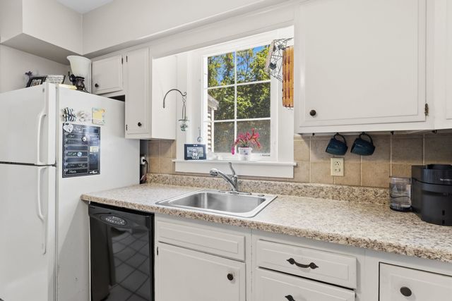 611 Coolidge Avenue, Manchester, NH 03102