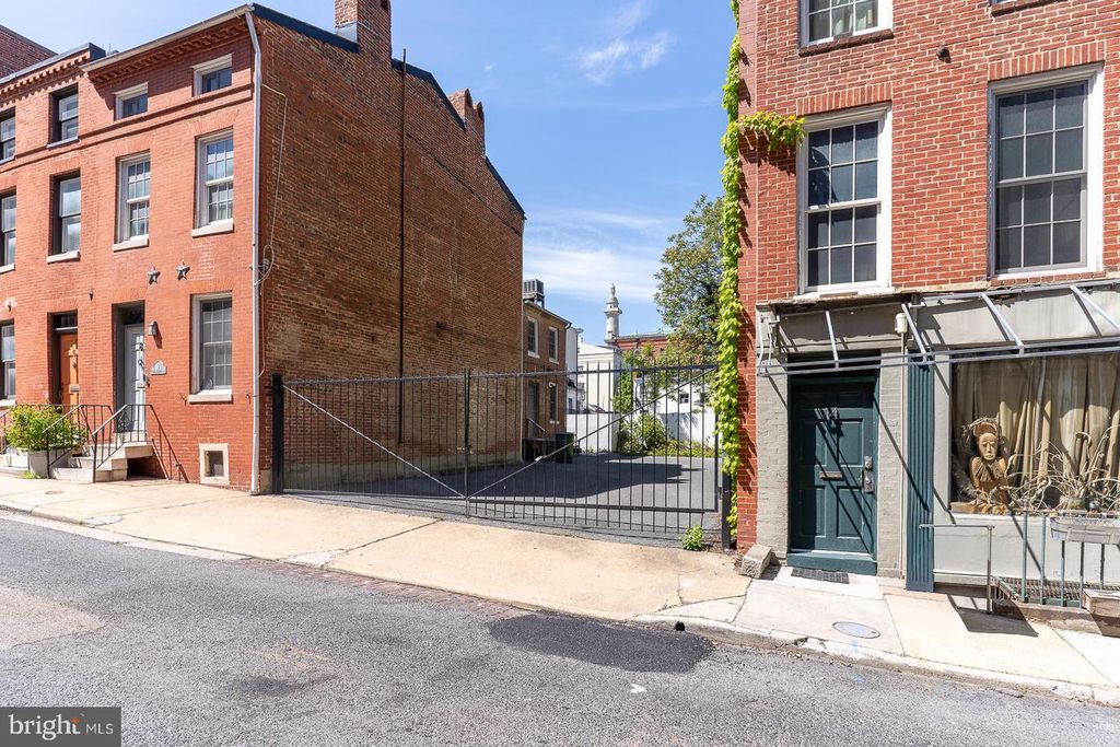 10 E HAMILTON ST E, Baltimore, MD 21202