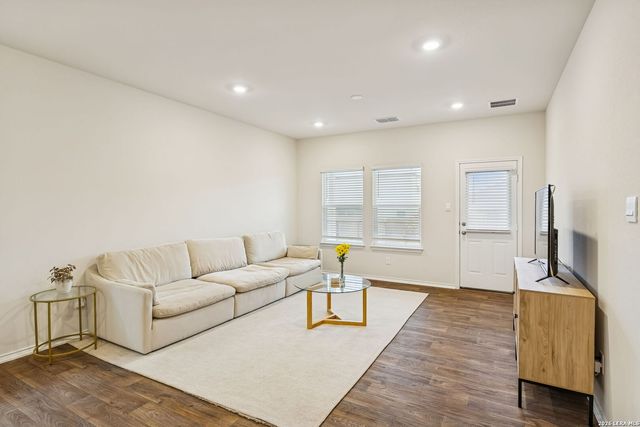 4550 Meerkat, Converse, TX 78109