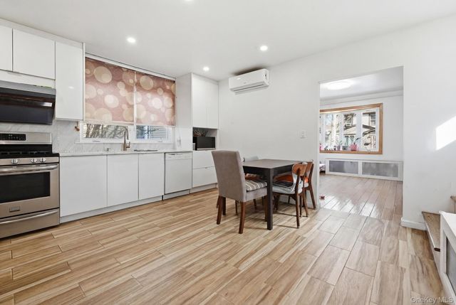 38 Fordham Street, Williston Park, NY 11596