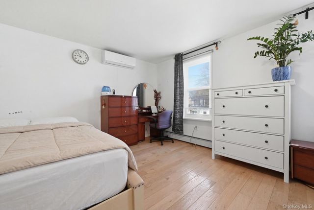 38 Fordham Street, Williston Park, NY 11596