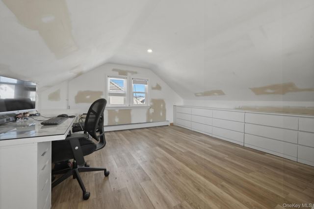 38 Fordham Street, Williston Park, NY 11596