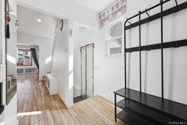 38 Fordham Street, Williston Park, NY 11596