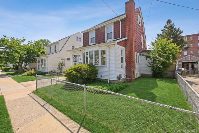 38 Fordham Street, Williston Park, NY 11596