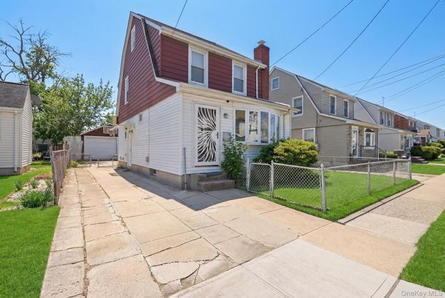 38 Fordham Street, Williston Park, NY 11596