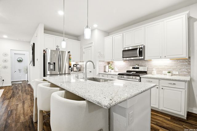 3834 GLENLOCH WAY, Converse, TX 78109