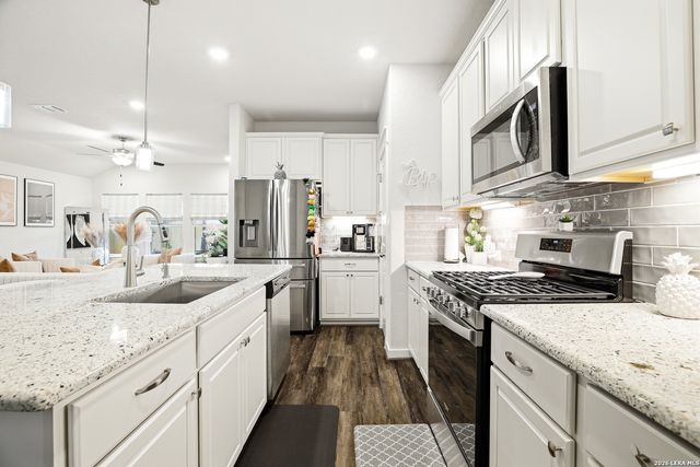 3834 GLENLOCH WAY, Converse, TX 78109