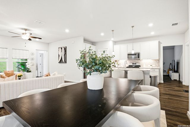 3834 GLENLOCH WAY, Converse, TX 78109