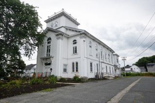 86 Pleasant St, Marlborough, MA 01752
