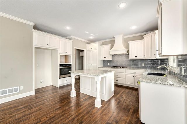 4901 NE 105th Street, Kansas City, MO 64156