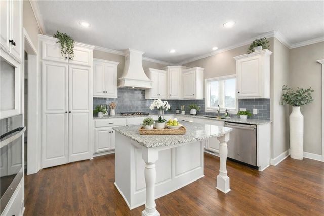 4901 NE 105th Street, Kansas City, MO 64156