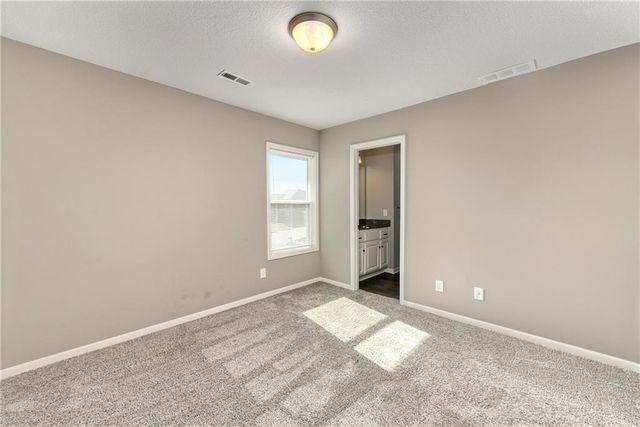 4901 NE 105th Street, Kansas City, MO 64156