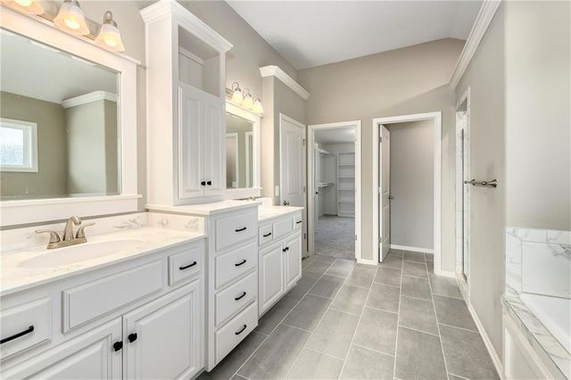 4901 NE 105th Street, Kansas City, MO 64156