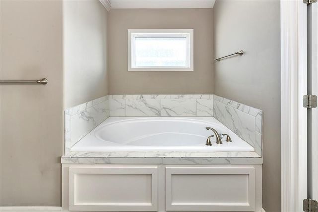 4901 NE 105th Street, Kansas City, MO 64156