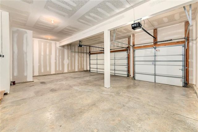 4901 NE 105th Street, Kansas City, MO 64156