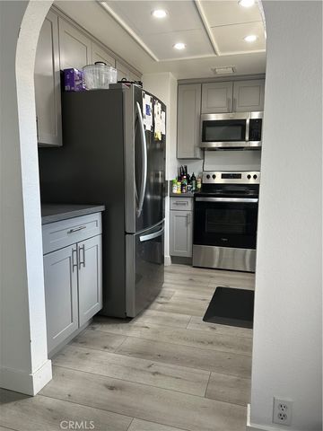 11300 Foothill Boulevard 19, Sylmar, CA 91342