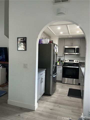 11300 Foothill Boulevard 19, Sylmar, CA 91342