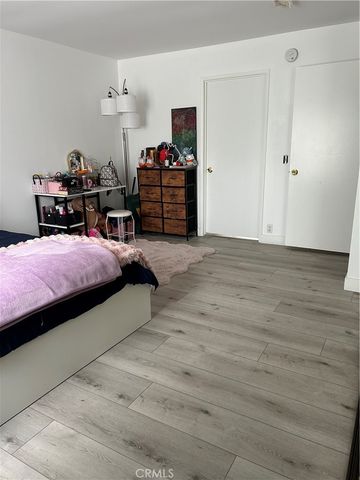 11300 Foothill Boulevard 19, Sylmar, CA 91342