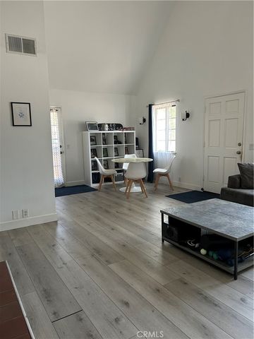 11300 Foothill Boulevard 19, Sylmar, CA 91342