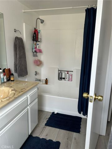 11300 Foothill Boulevard 19, Sylmar, CA 91342