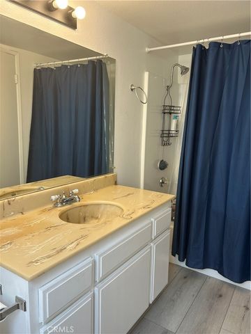 11300 Foothill Boulevard 19, Sylmar, CA 91342