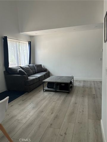11300 Foothill Boulevard 19, Sylmar, CA 91342