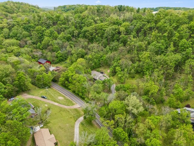 2288 N Berrys Chapel Rd, Franklin, TN 37069