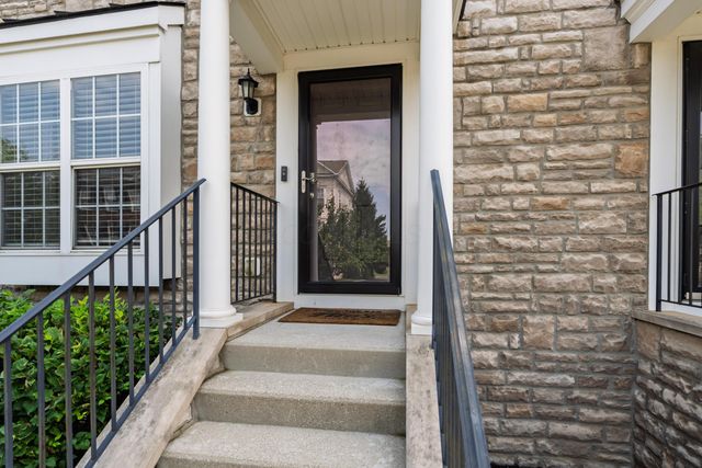 5595 Crystal Falls Street, 48, Dublin, OH 43016