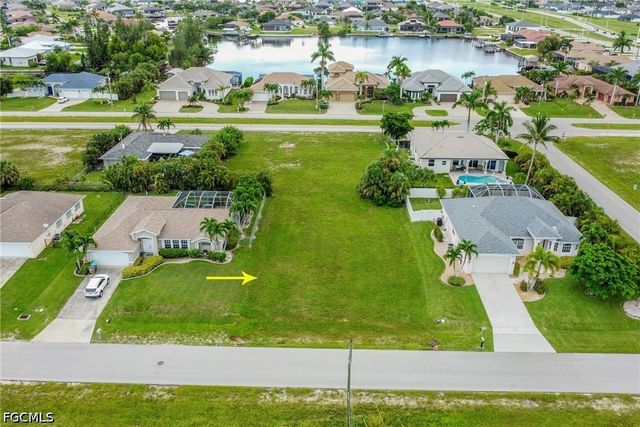 3223 SW 7th LN, Cape Coral, FL 33991