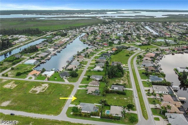3223 SW 7th LN, Cape Coral, FL 33991