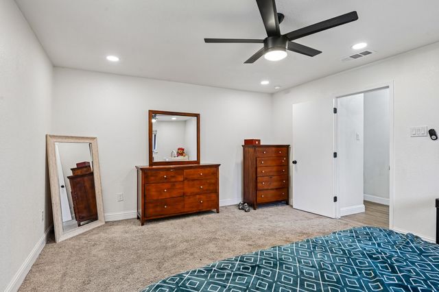 813 Oakbluff Drive, Lancaster, TX 75146