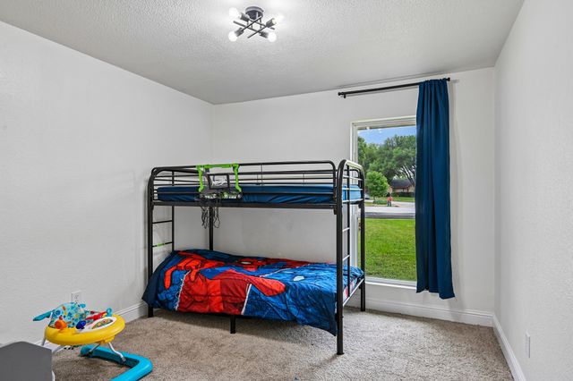 813 Oakbluff Drive, Lancaster, TX 75146