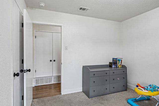 813 Oakbluff Drive, Lancaster, TX 75146