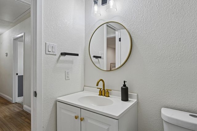 813 Oakbluff Drive, Lancaster, TX 75146