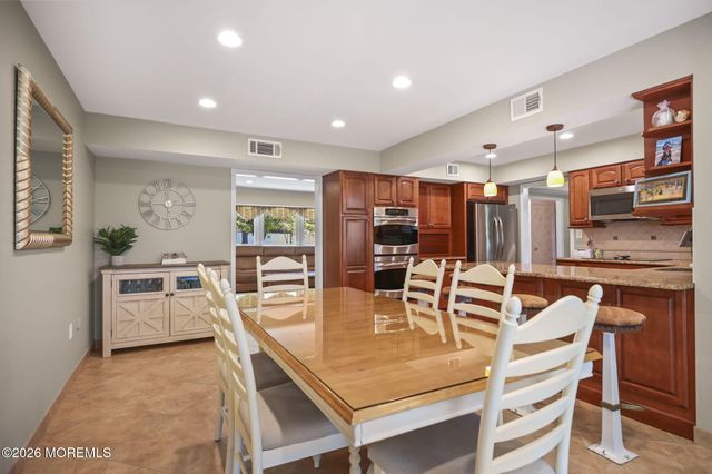 23 Fairview Road, Marlboro, NJ 07746