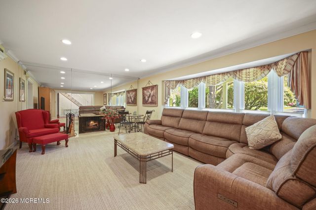 23 Fairview Road, Marlboro, NJ 07746