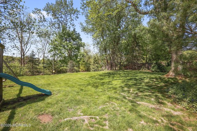 23 Fairview Road, Marlboro, NJ 07746