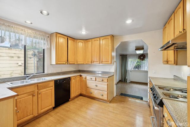 410 Holladay Avenue, San Francisco, CA 94110